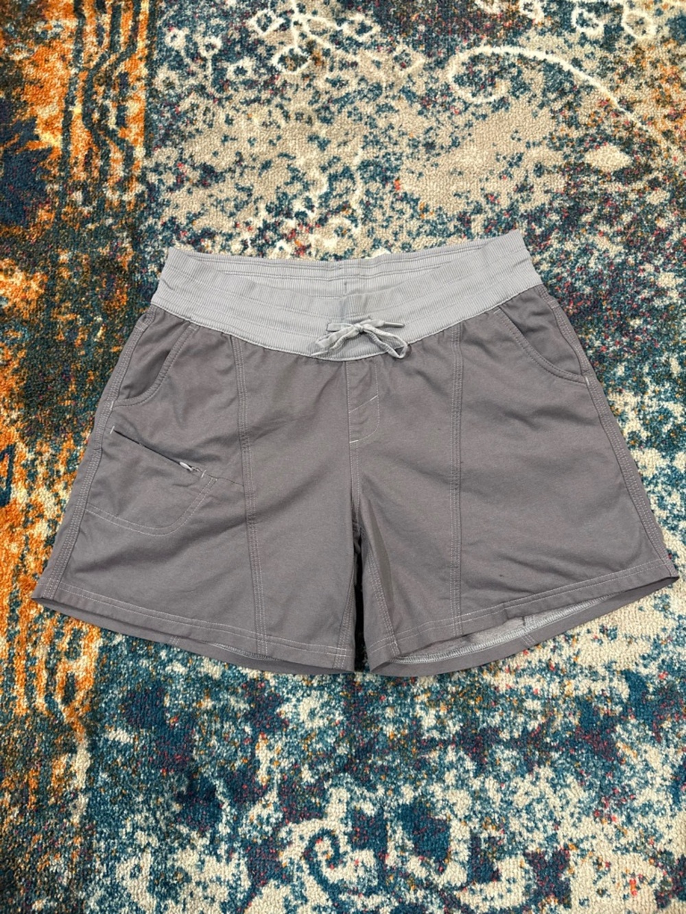 The North Face Aphrodite Women’s Light Gray Athletic Shorts Size Medium